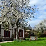La Grenouillere Portes