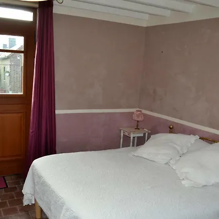 Gasthof La Grenouillere Portes (Eure)