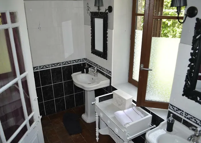 La Grenouillere Guest house